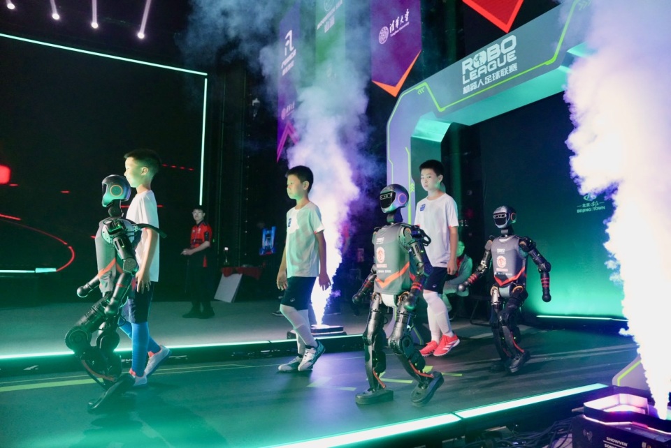 是布克与球 是布克与球