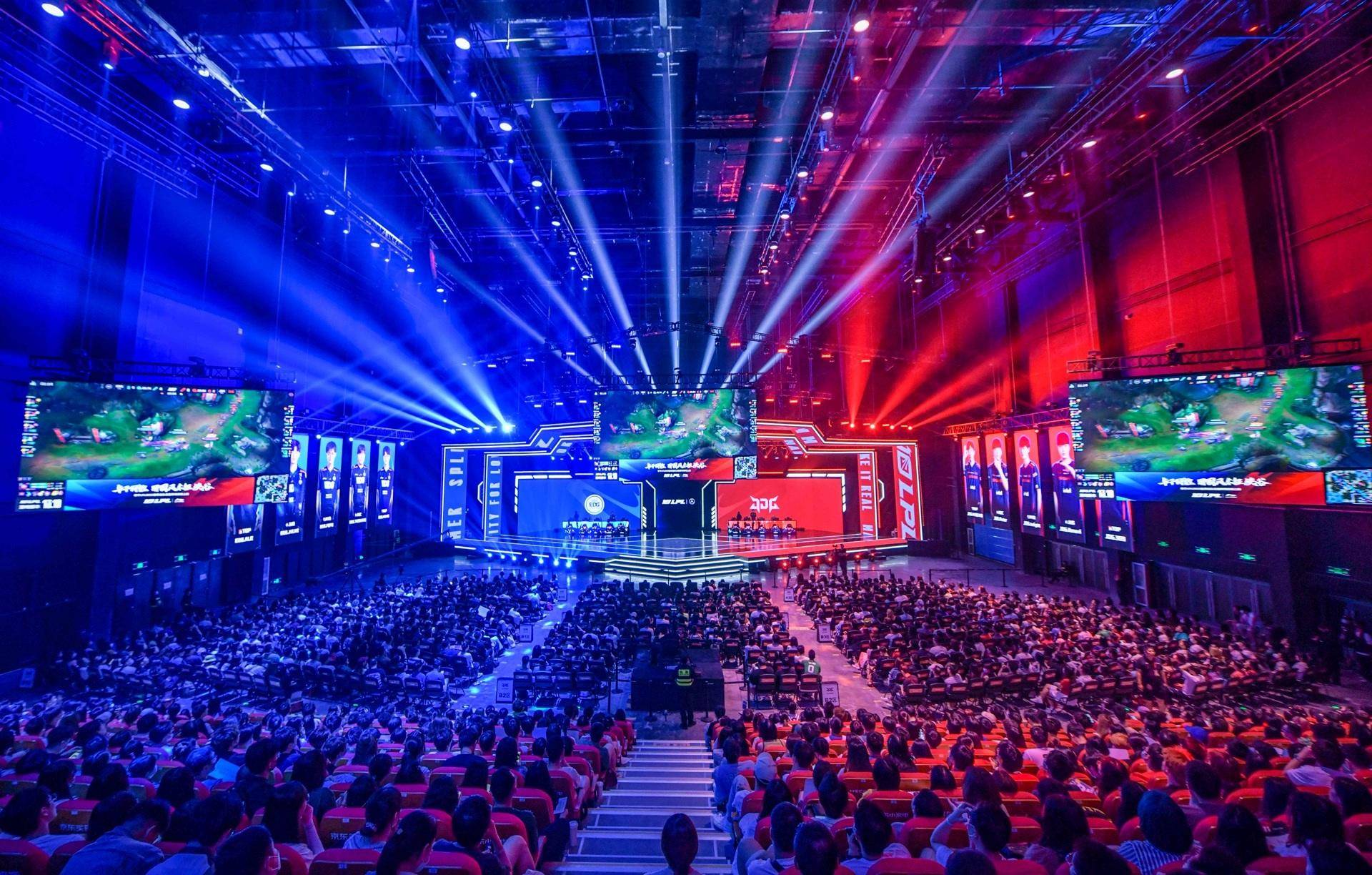 也成为詹姆 也成为詹姆