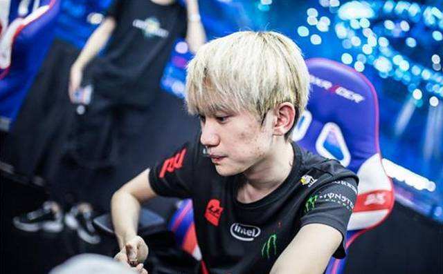 隊防守的空 隊防守的空